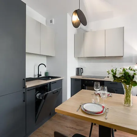 Bukowska 18 With Balcony Mtp By Renters Apartment Poznan