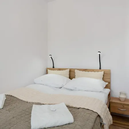 Apartment Bukowska 18 With Balcony Mtp By Renters *